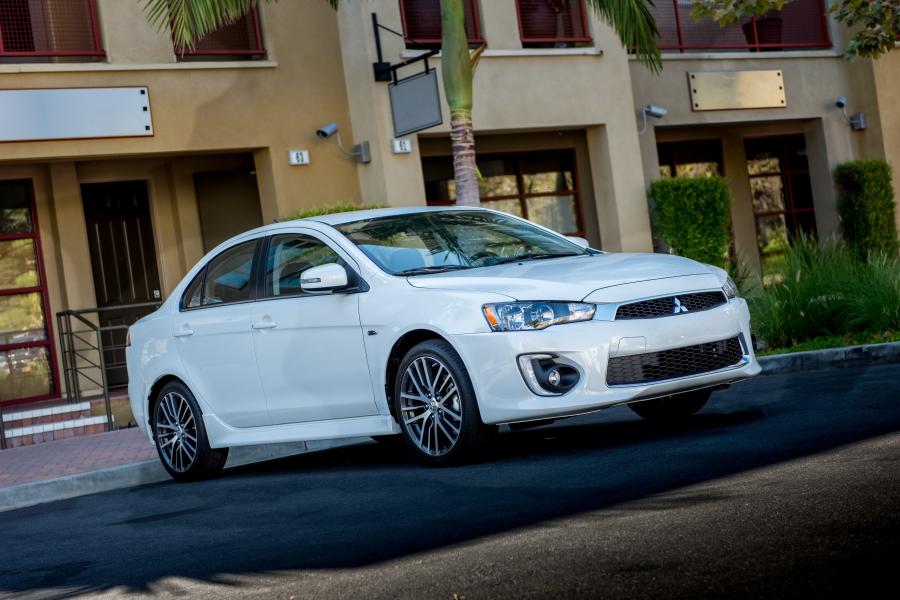  Mitsubishi Lancer SEL 2016 года  (NA) (фото 19 из 21)